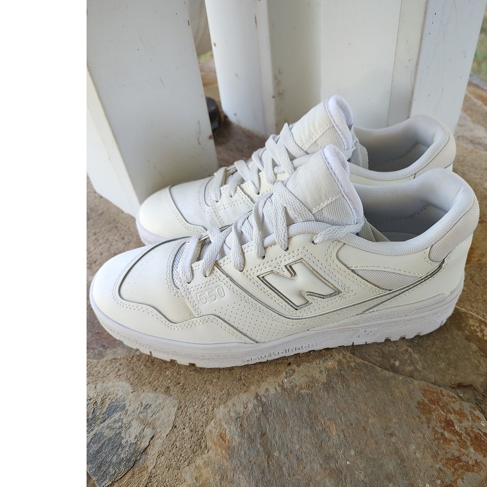 New Balance 550 White Leather Sneakers Womens 8 Mens 6.5 BB550WWW Low Top